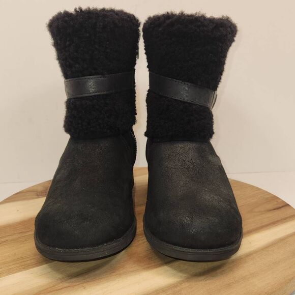 UGG Blayre II Women's boots Size 8 insulated Sherpa & Black sheepskin - Picture 2 of 12